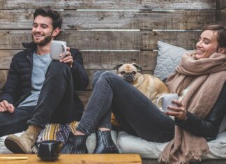 Gdzie powinna stać kanapa w salonie?