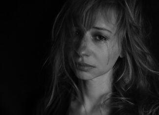 Jak naprawić zerwaną roletę?